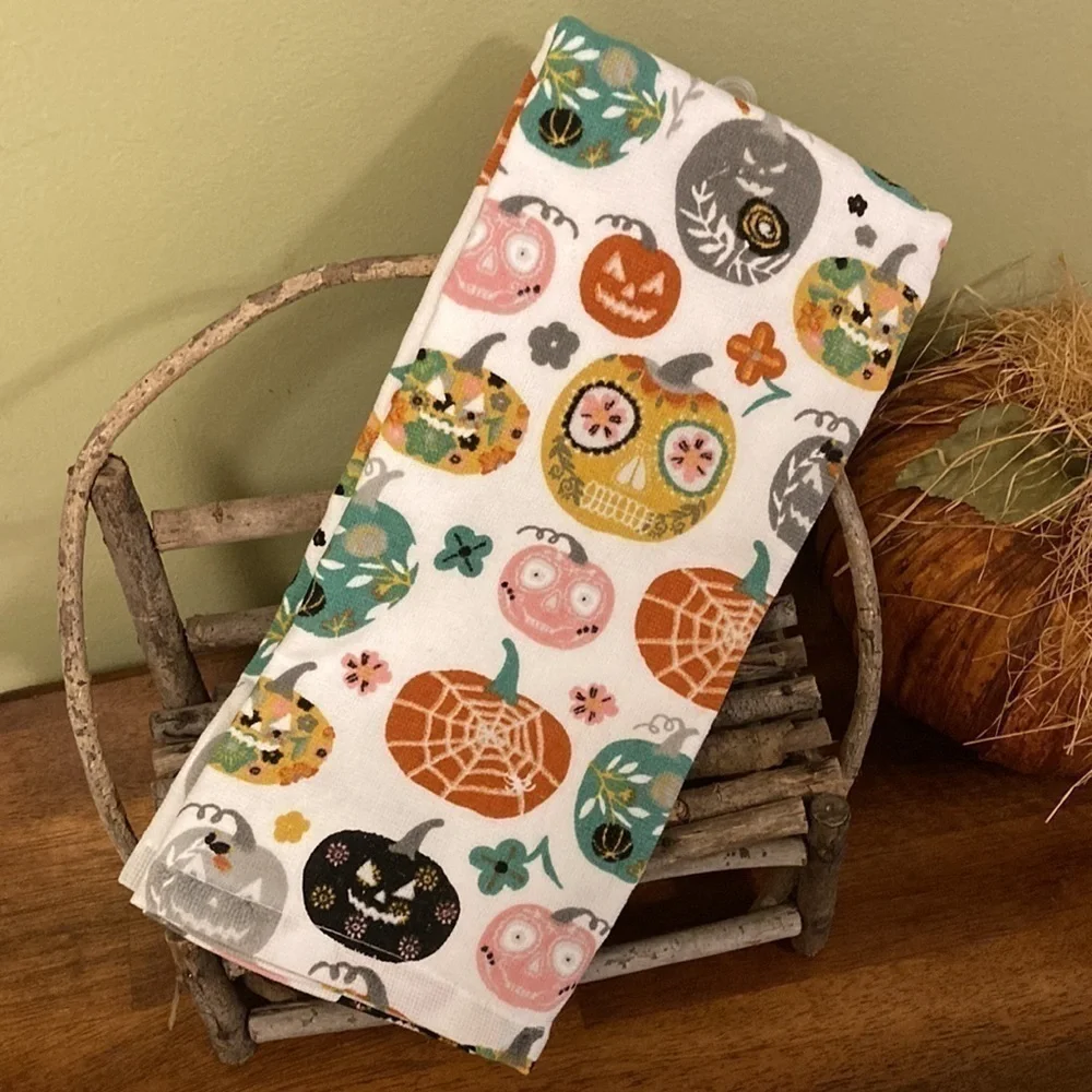 NWT! CYNTHIA ROWLEY CURIOUS FLORAL SKULL PUMPKINS HALLOWEEN KITCHEN TOWELS